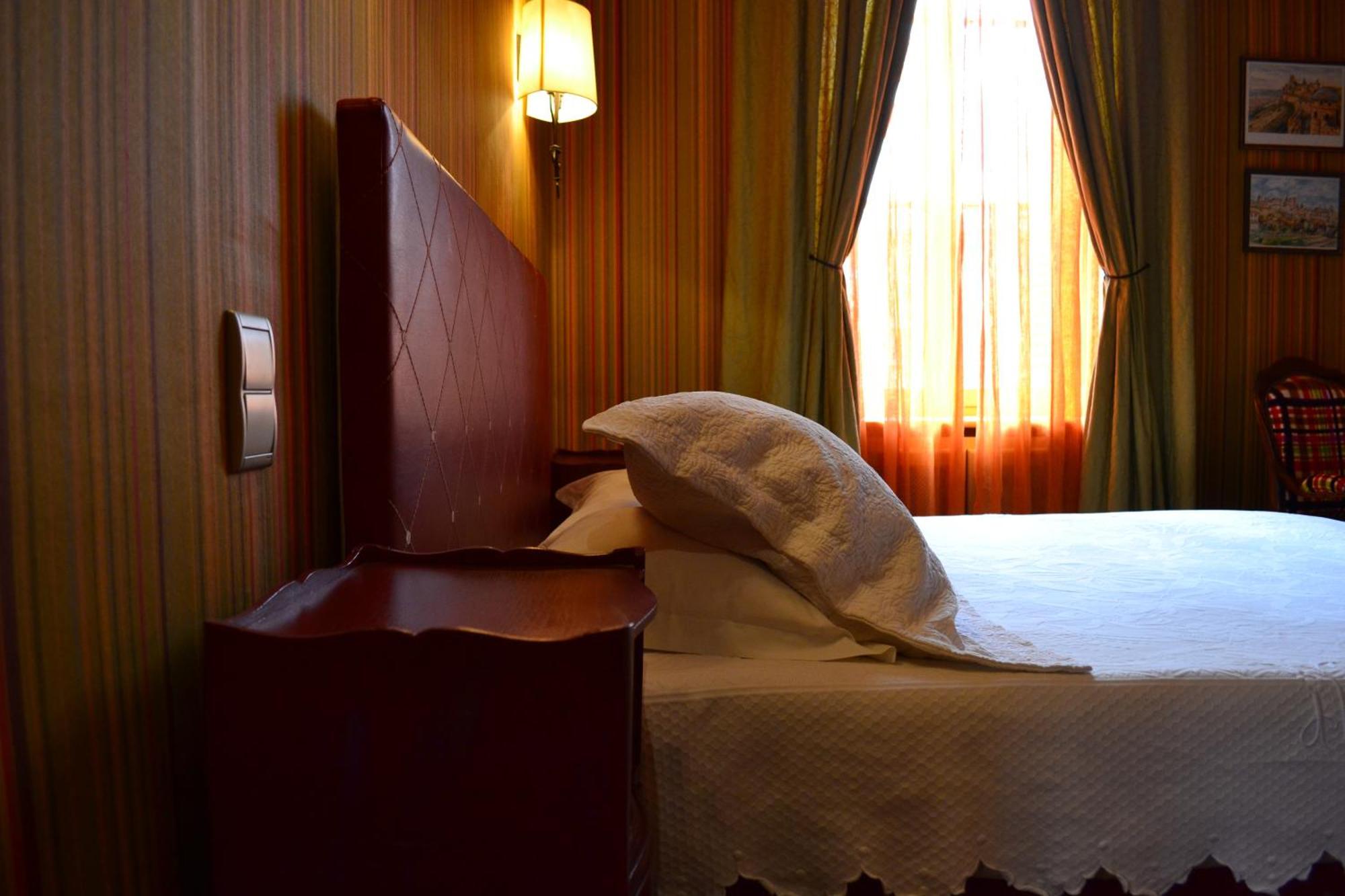 Demeure Saint Louis Historic Manor, City 700M, Parking,A C,Clim,Wifi, Heated Pool, City View Каркассонн Екстер'єр фото